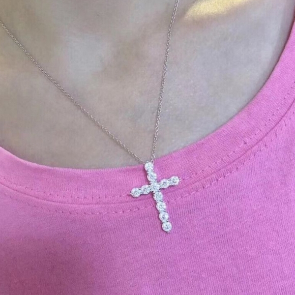 Sterling silver cross diamond necklace - Picture 7 of 8